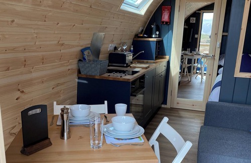 Oban Cottage | Exceptional 1 Bedroom Accommodation with Ocean Views in Oban