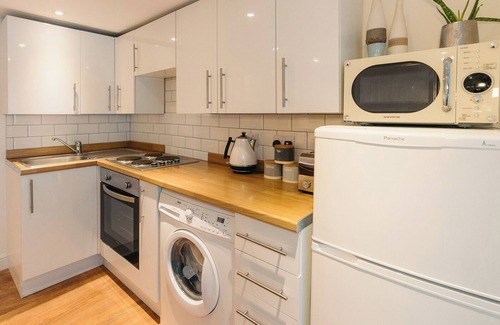 Tywardreath Cottage | Cozy 1 Bedroom Retreat in Tywardreath with Ocean Views