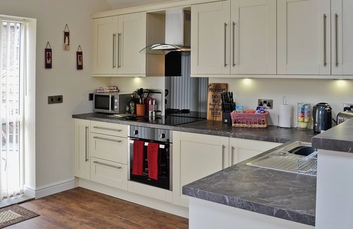 York Cottage | Comfortable 1 Bedroom Stay in Moor Monkton, Near York