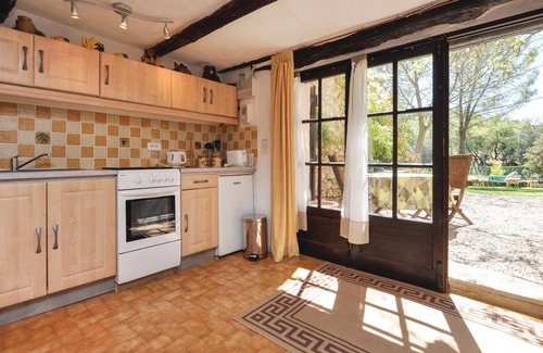 Lorgues Apartment | Private Terrace Apartment with Pool & Spa – Guest Rated 10/10