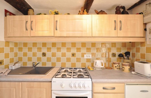 Lorgues Apartment | Private Terrace Apartment with Pool & Spa – Guest Rated 10/10