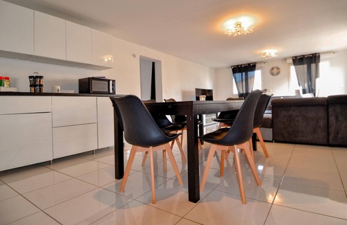 Mas Thibert House | 1 bedroom amazing home in Mas-Thibert