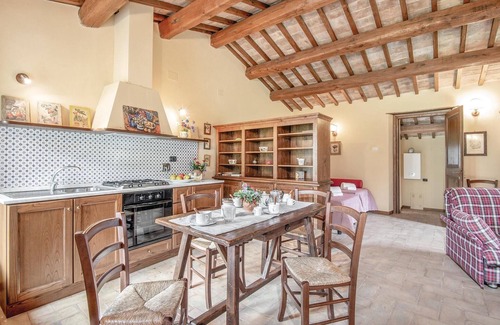 Bazzano Inferiore House | Cozy 1 Bedroom Getaway in Spoleto PG with Pet-Friendly Perks