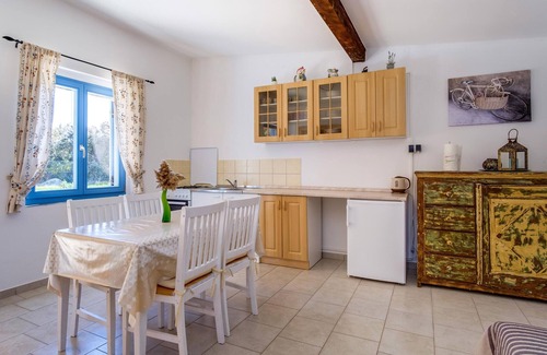 Cunski House | Cozy Oceanfront 1 Bedroom Accommodation in Cunski