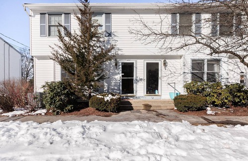 Nashua House | Welcoming 1-Bedroom Condo with Pool and Ocean Views