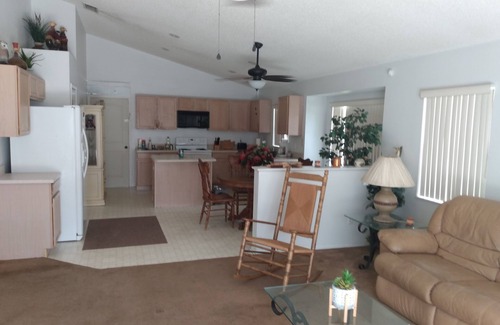 Lake Davenport Estates House | Cozy Poolside 1 Bedroom with Private Entry & Living Area