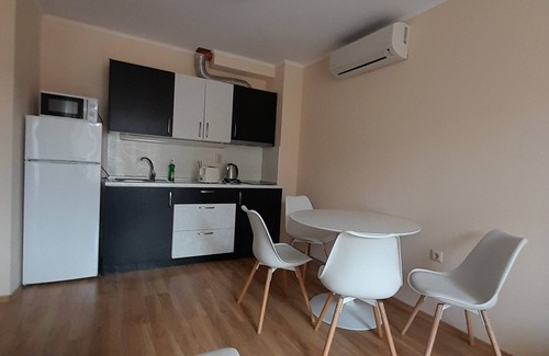 Sunny Beach Apartment | Family-Friendly Vrbo Property for Memorable Getaways