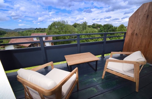 Zugarramurdi Apartment | Family-Friendly Vrbo Property for Your Next Getaway