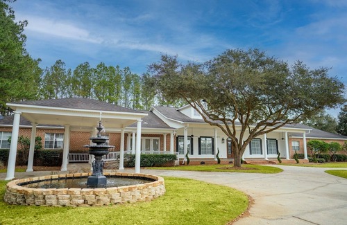 Union Church Apartment | Exceptional 1BR Retreat at Oak and Fountain - Pet Friendly