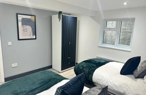 Huntingdon Apartment | Family-Friendly Abacus House with Top-Rated Comfort