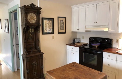 Freeport Apartment | Premier 1 Bedroom Apartment Overlooking South Freeport Pond