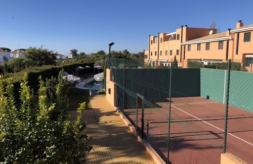 Lepe House | Relaxing 1 Bedroom Apartment Near Beach, Pool & Golf