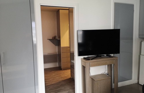 Fresnes Apartment | Family-Friendly Vrbo Property with Hot Tub & Kitchen Amenities