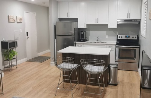 South London Apartment | Charming 1-Bedroom Apartment in Wortley Village, London