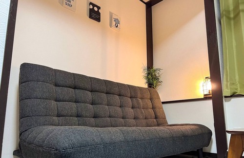 Makishi Apartment | Cozy Guesthouse Retreat in Central Naha City for 3