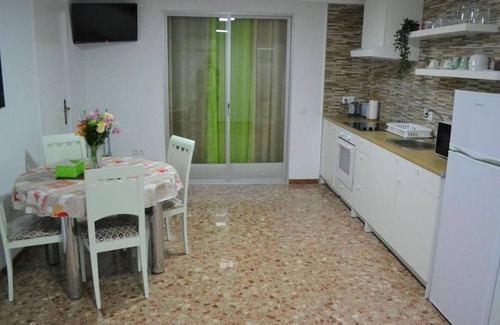 Alicante Apartment | Cozy 1 Bedroom Apartment with Balcony & Free Netflix