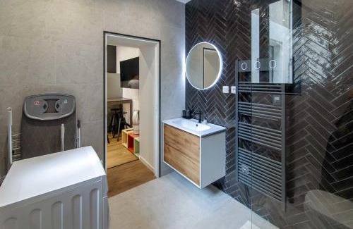 6th Arrondissement Apartment | Inviting 1BR Apartment in Marseille Préfecture - Family Friendly