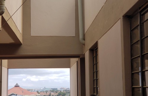 Mbotela Apartment | Cozy 1 Bedroom Apartment with Balcony and Free Parking