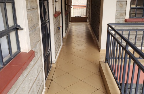 Mbotela Apartment | Cozy 1 Bedroom Apartment with Balcony and Free Parking