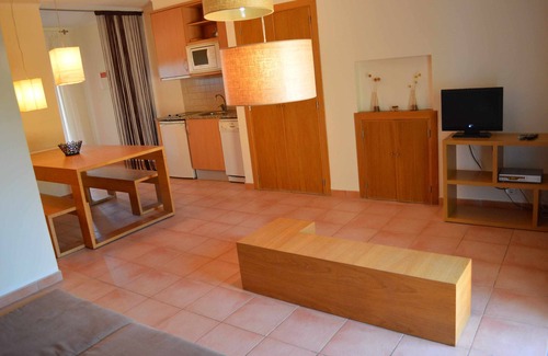 Silves Hotel | Cozy T1 Apartment - Relaxing Countryside Views Await