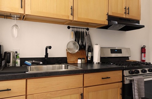 Friendship House | Elegant 1 Bedroom Apartment in Pittsburgh's Friendship Area