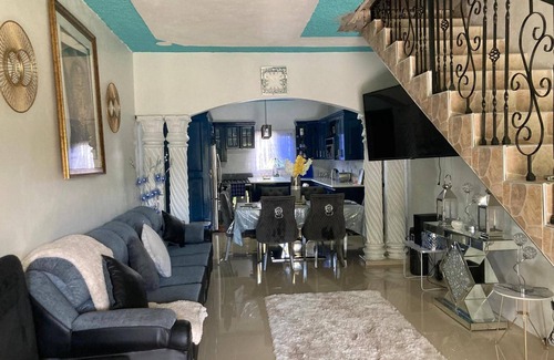 Porus House | Relaxing Retreat in Gravel Hill with Family-Friendly Amenities