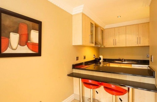 Durban Apartment | Tranquil 1 Bedroom Apartment by Ushaka Beach in Durban