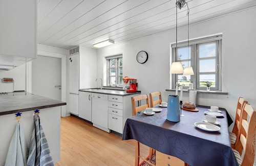 Roslev House | Seaside Retreat with Spa and Breakfast for a Memorable Stay