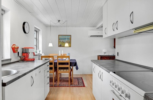 Roslev House | Seaside Retreat with Spa and Breakfast for a Memorable Stay