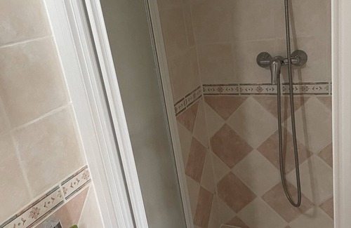 Vinon-sur-Verdon Bed & Breakfast | Family-Friendly Vrbo Property for Your Next Getaway