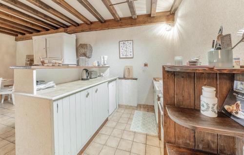 Tremblay Apartment | Cozy Apartment in Tremblay with Free Wifi & Child-Friendly