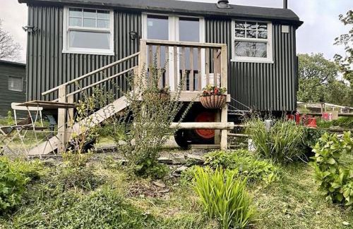 Camelford House | Delightful Shepherds Hut Retreat in Picturesque Cornwall