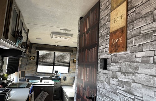 Martinsville RV Rental | Cozy 1 Bedroom Camper for a Relaxing Family Escape