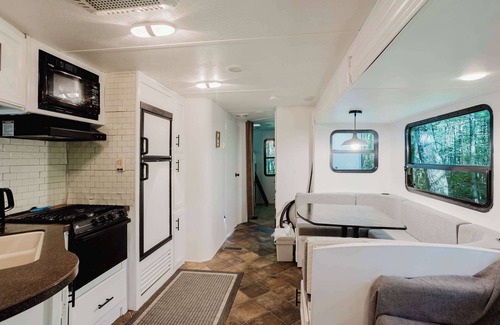 Carling House | 1-bedroom Camper Trailer Cottage #3