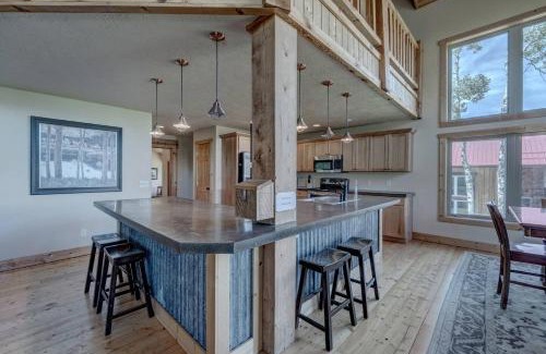 Deadwood Ski Chalet | Cozy Holy Terror Chalet at Terry Peak Ski Resort