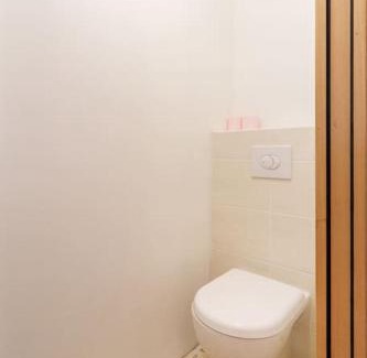 Saint - Michel Apartment | Comfortable 1 Bedroom with WiFi Near St Michel Station