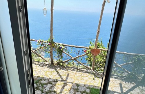 Pogerola Condo | Ocean View Retreat with Private Pool and Hot Tub