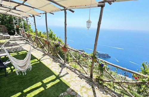 Pogerola Condo | Ocean View Retreat with Private Pool and Hot Tub