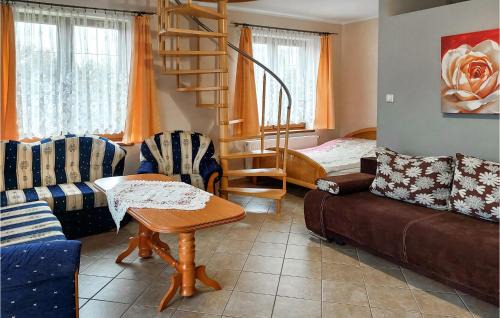 Bytow House | Cozy Home in Bytów with Wifi & Pet-Friendly Amenities