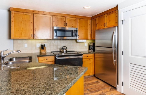 Avon Resort | Deluxe 1 Bedroom at Sheraton Mountain Vista with Spa Access