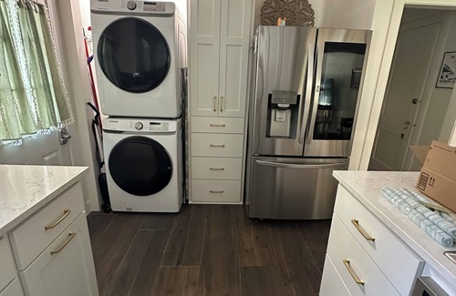 South River City House | 1-bedroom Duplex in Quiet Austin Neighborhood near Town Lake and South Congress.