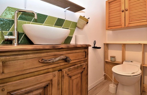 Saint-Paulet-de-Caisson Apartment | Cozy 1 Bedroom Retreat in St Paulet De Caisson