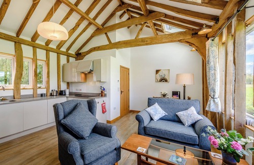 Ipswich Cottage | Cozy 1 Bedroom Stay in Raydon, Near Ipswich with Breakfast