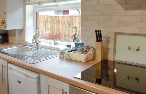 Staithes Cottage | Top-Rated 1 Bedroom Stay in Saltburn-by-Sea with Ocean View