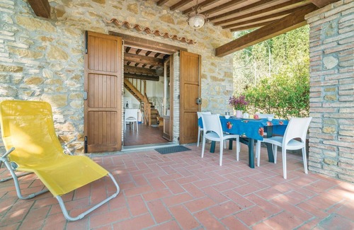 Monterchi House | Quaint Vacation House near Monterchi with Spa & Breakfast