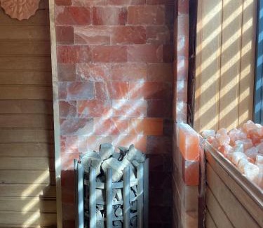 Swanley House | Cozy Guest House with Sauna, Steam Room & Pet-Friendly Stays
