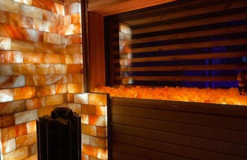 Swanley House | Cozy Guest House with Sauna, Steam Room & Pet-Friendly Stays