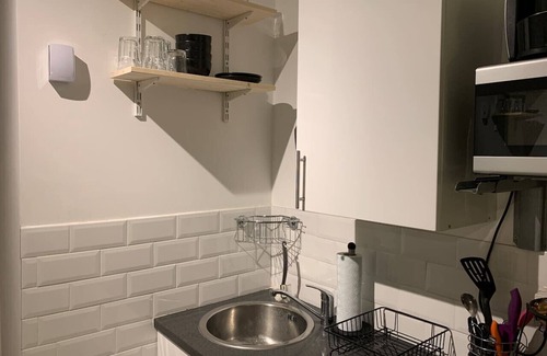London Borough of Bromley House | 1 Bedroom home with hot tub & private garden