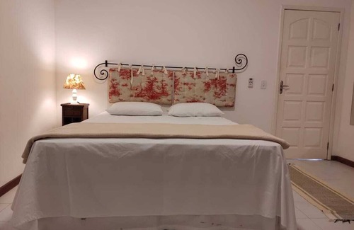 Itaipava Cottage | Comfortable 1 Bedroom House Near Itaipava with Pool