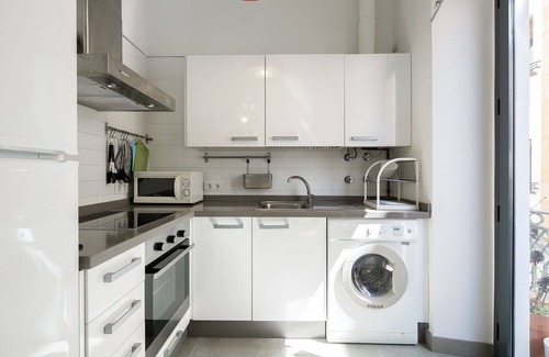 San Gil Apartment | Cozy 1-Bedroom Retreat in Vibrant Macarena with Spa